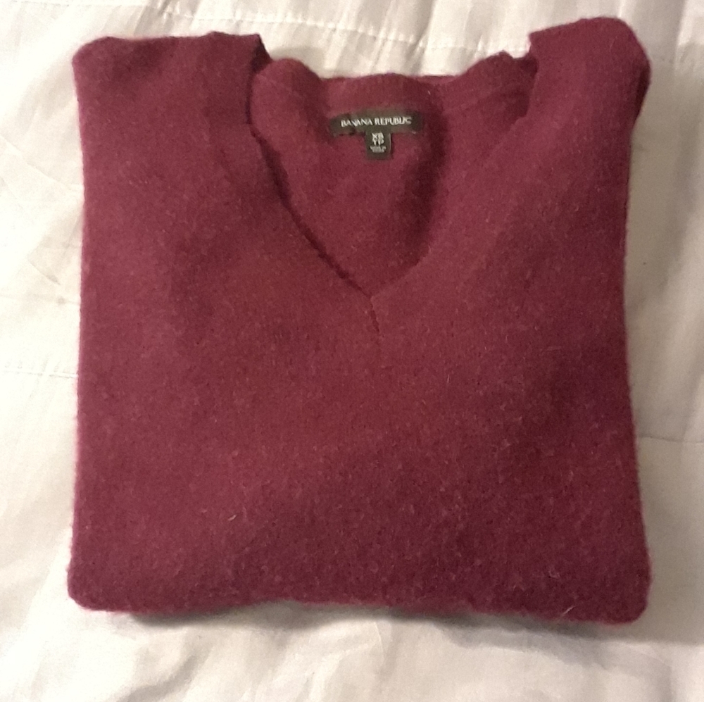 Size XS Banana Republic Maroon Burgundy V Neck Sweater Merino Wool Alpaca - Picture 11 of 16